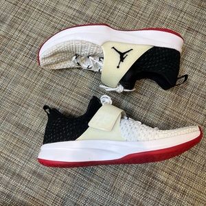 Jordan Brand Trainer 2 Flyknit Chicago Bulls